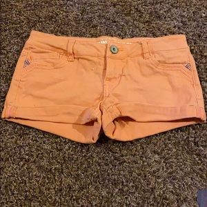 🌸 Orange Mossimo shorts